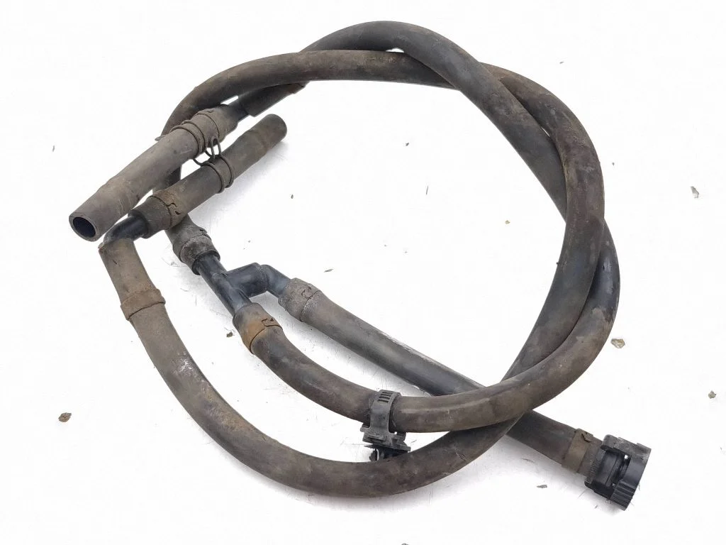 Headlight washer hose/pipe