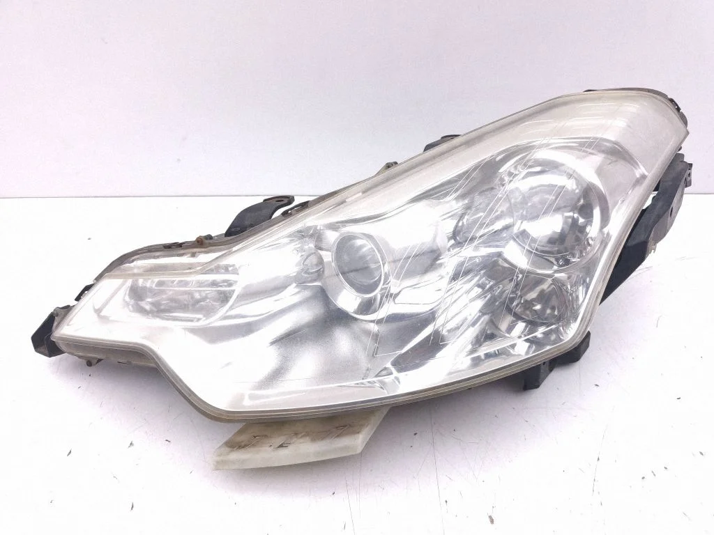 Headlight/headlamp – left