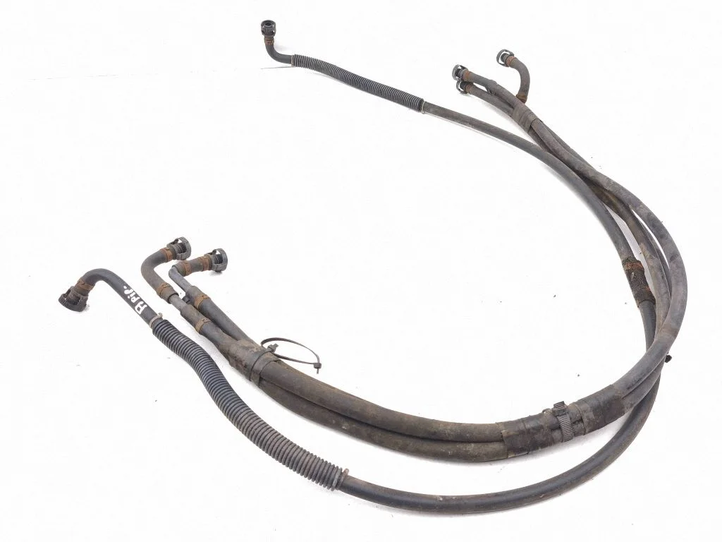 Headlight washer hose/pipe