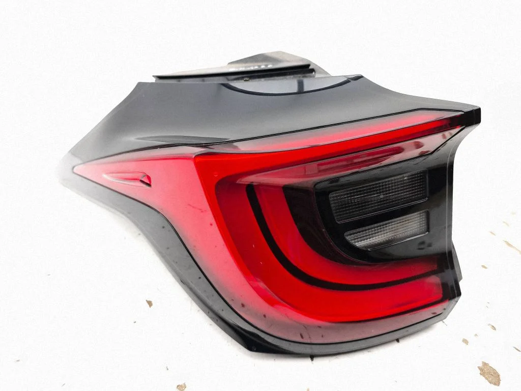 Rear/tail lights – left