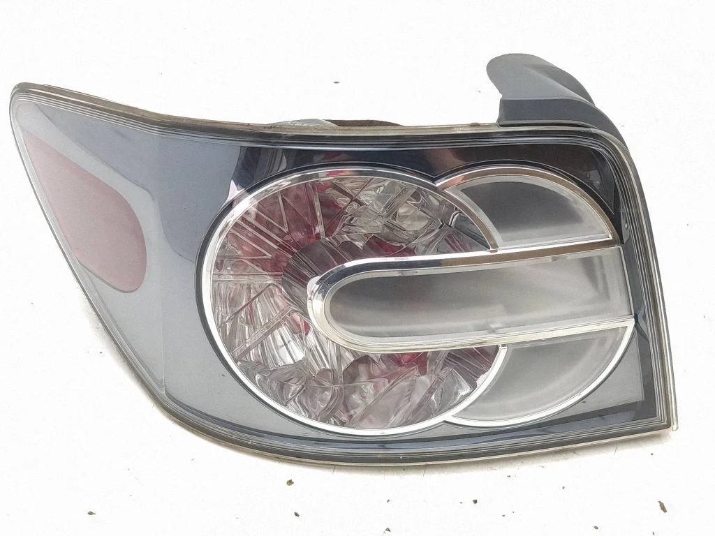 Lampa tylna w błotniku – lewa