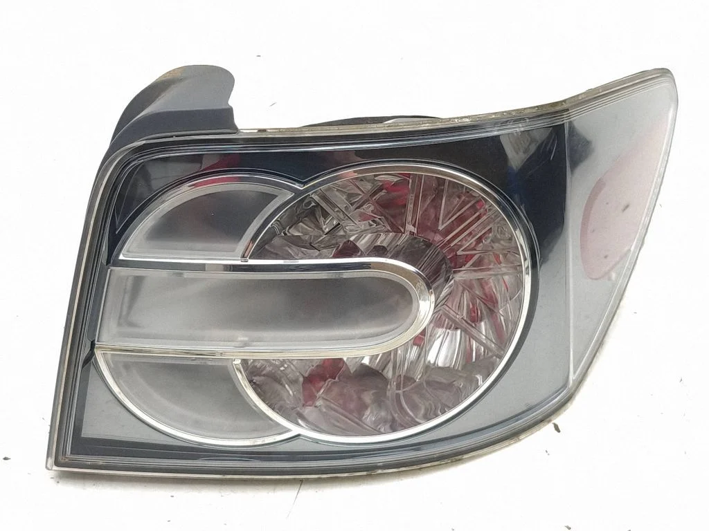 Lampa tylna w błotniku – prawa