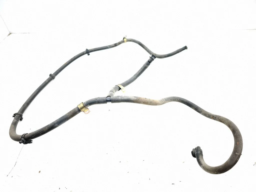 Headlight washer hose/pipe