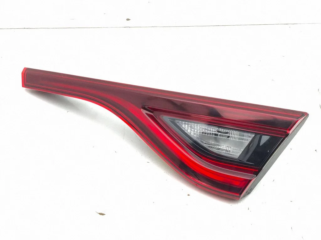 Lampa tylna w klapie RLCV008381