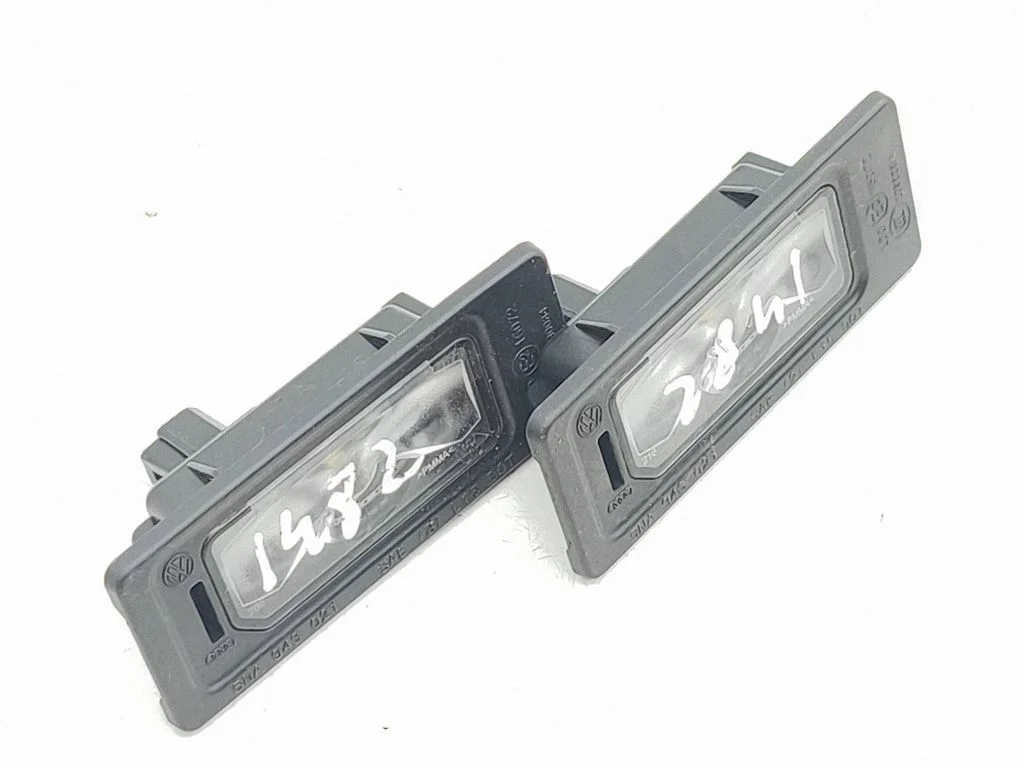 Oświetlenie tablicy rejestracyjnej 5NA943021
