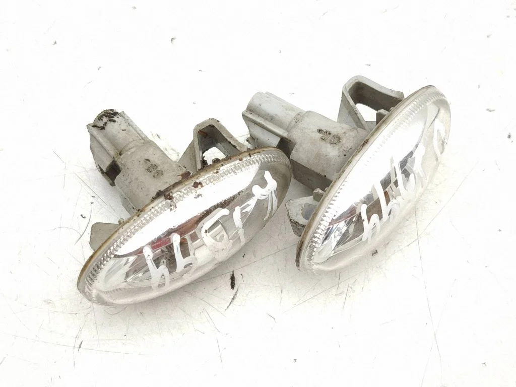 Front fender indicator light 1132240