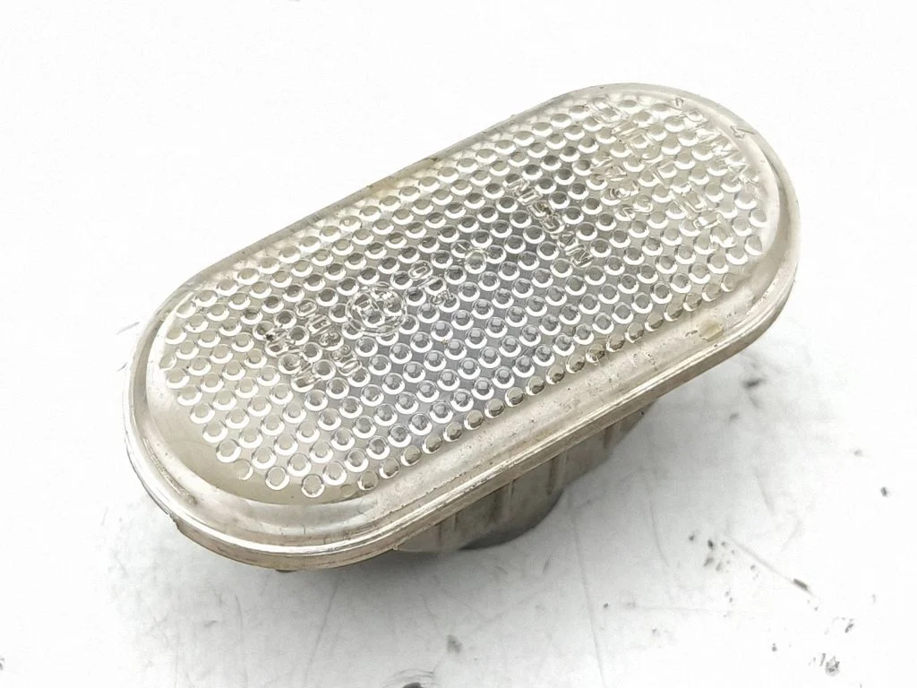 Front fender indicator light 26160AX000
