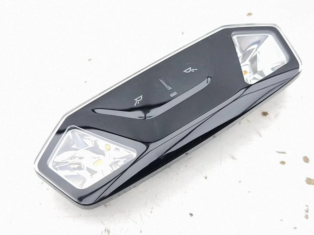 Rear seat light 5A79599