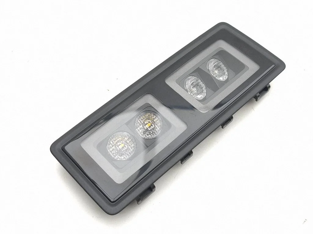 Aizmugurējo sēdvietu apgaismojuma lukturis 11A947290A4PK