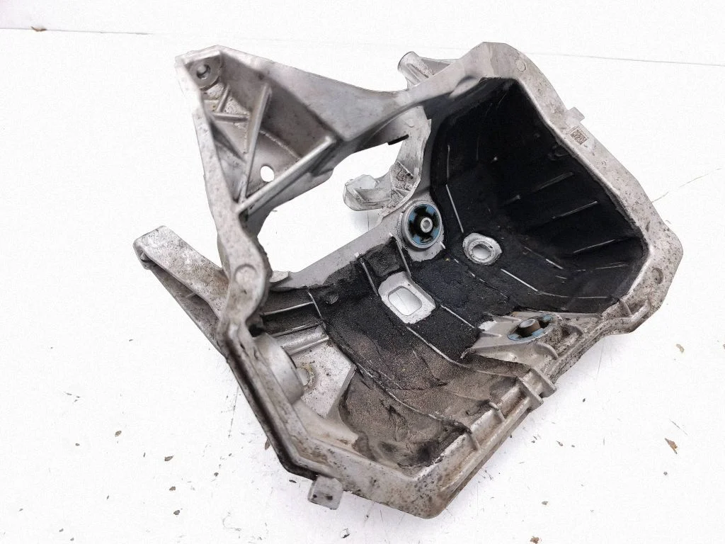 A/C compressor mount bracket 5A205E8