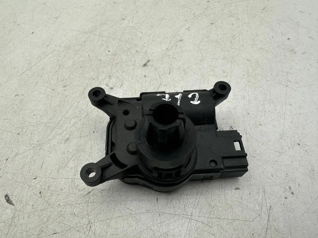 A/C air flow flap actuator/motor – Seat Ibiza V (KJ) (2017-)