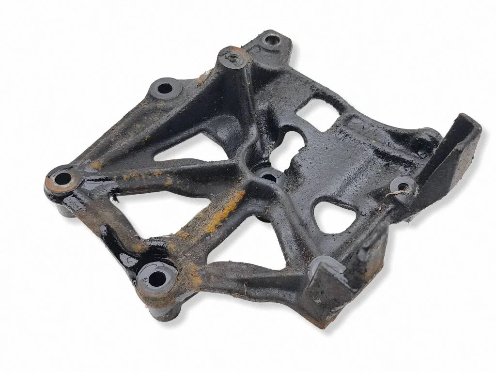 A/C compressor mount bracket MB609653