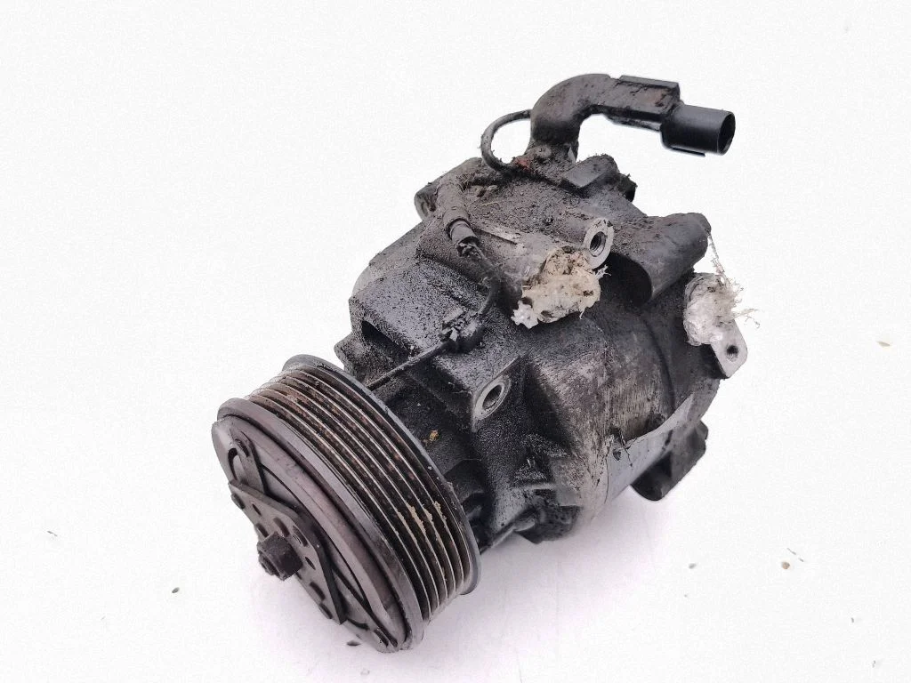Air conditioning (A/C) compressor (pump) 7813A428