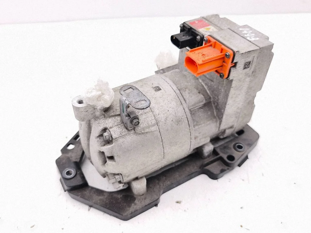 Air conditioning (A/C) compressor (pump) 1EA820807C
