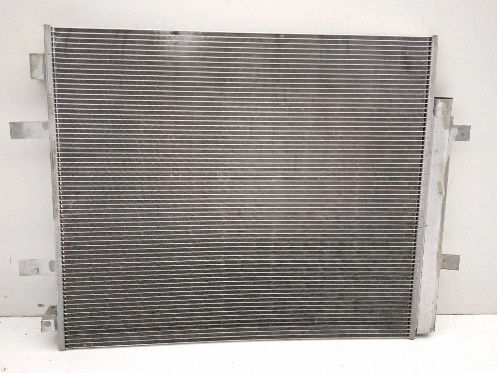 Kliimaseadme jahutusradiaator (kondensaator) 1EA816411A