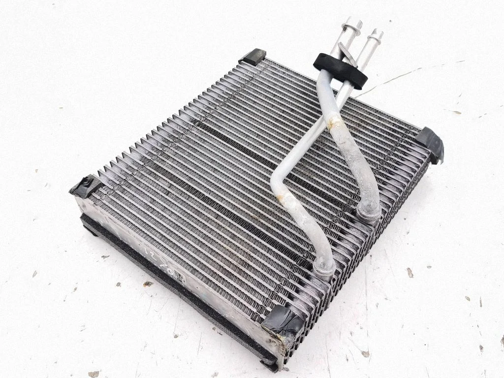 Kliimaseadme radiaator (salongis) 7P0820101A