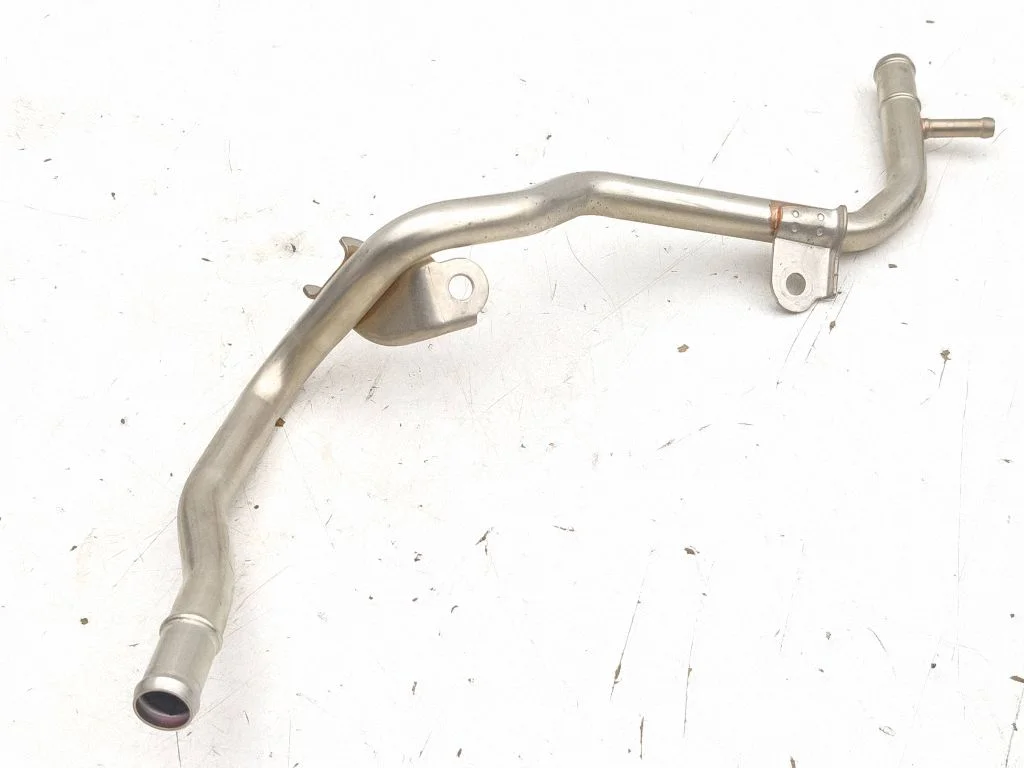 Engine coolant pipe/hose