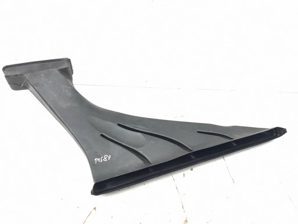 Cabin air duct channel – front