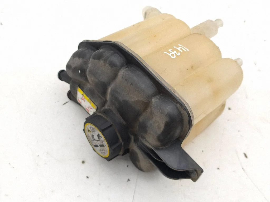 Coolant expansion tank/reservoir YC158B099AA