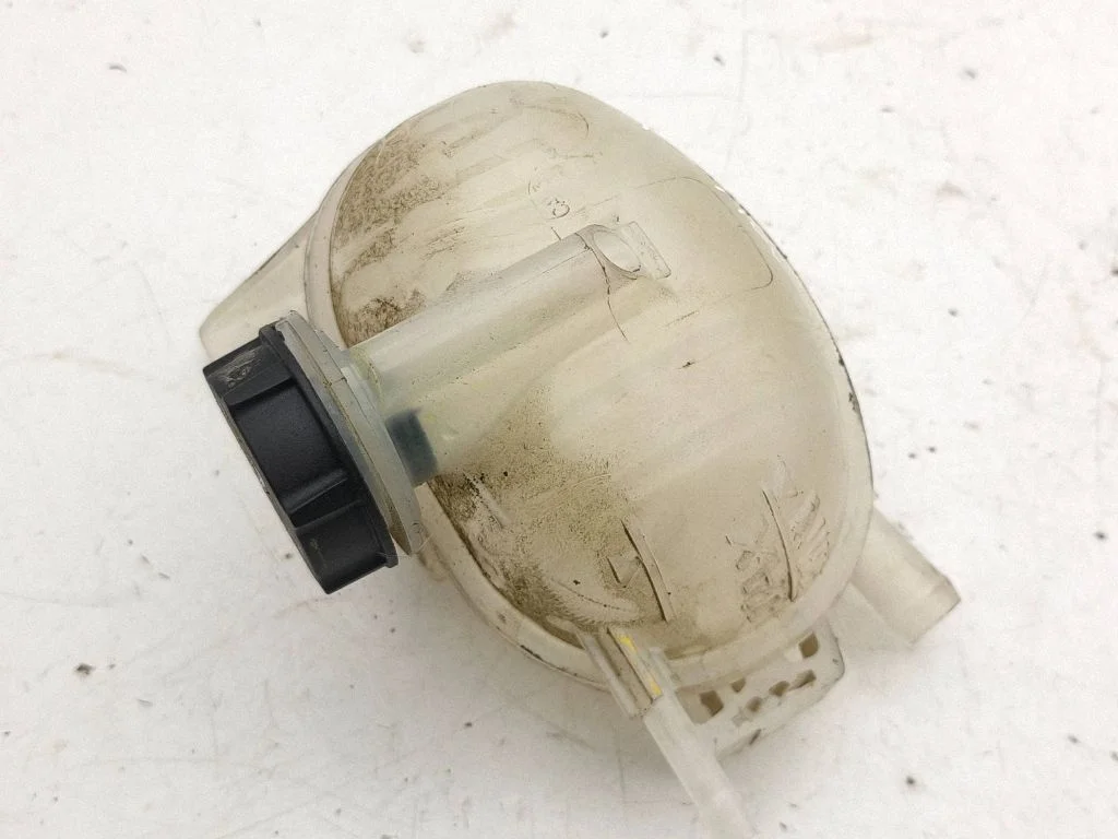 Coolant expansion tank/reservoir LJ938A080AC