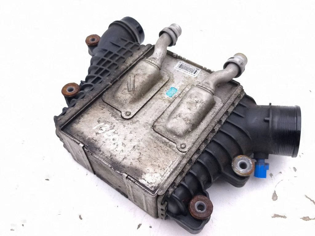 Vahejahuti radiaator GJ329L440AB
