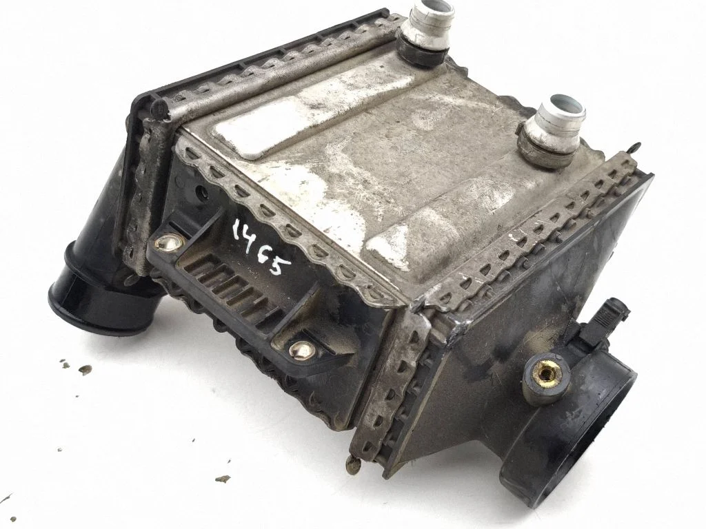 Vahejahuti radiaator A6510901800