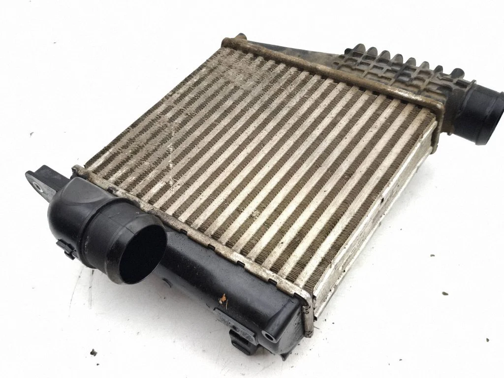 Vahejahuti radiaator 9675627980