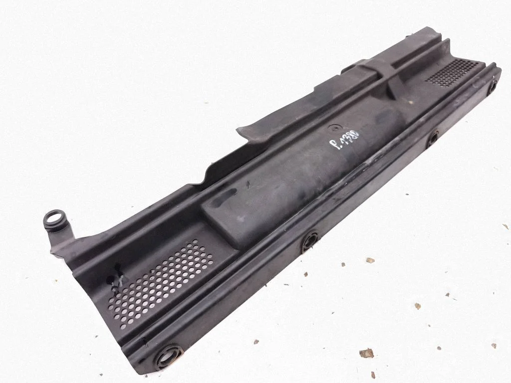Intercooler air guide/duct channel 46075CA000
