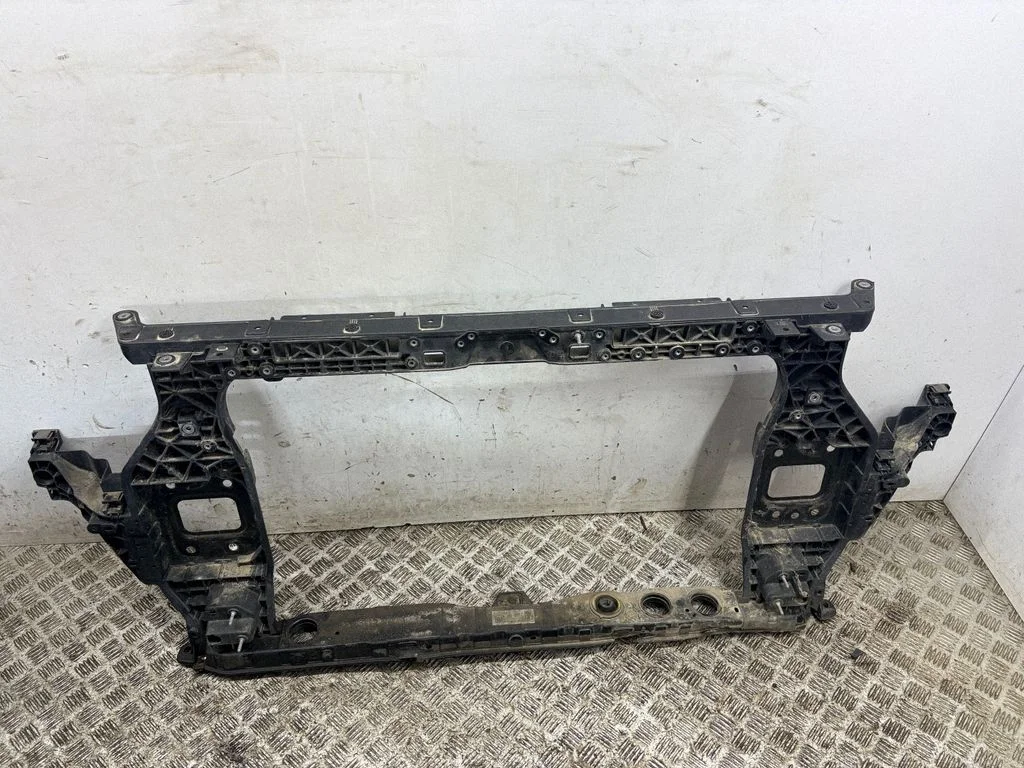 Radiaatori tugipaneel 64110R2000