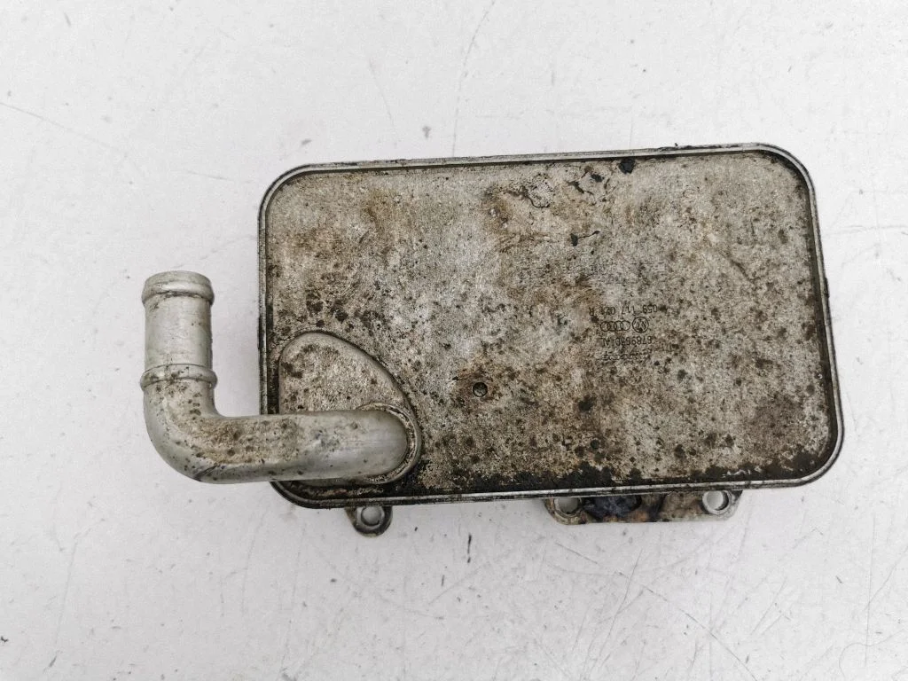 Engine oil radiator 059117021R