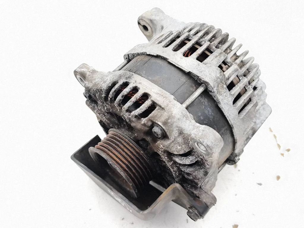 Generator/alternator 23700AA750