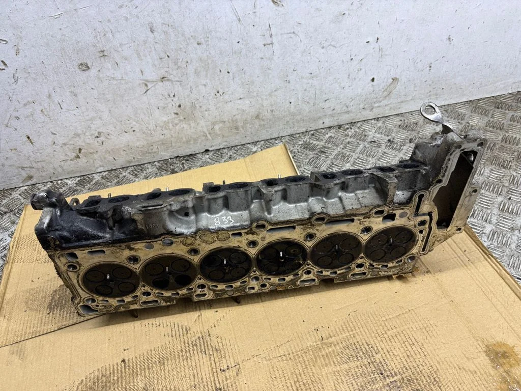 Engine head 155732601
