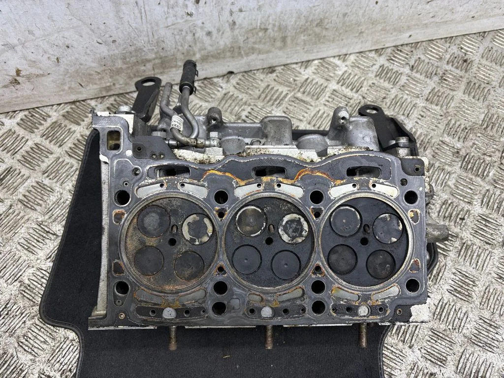 Engine head 039353E0
