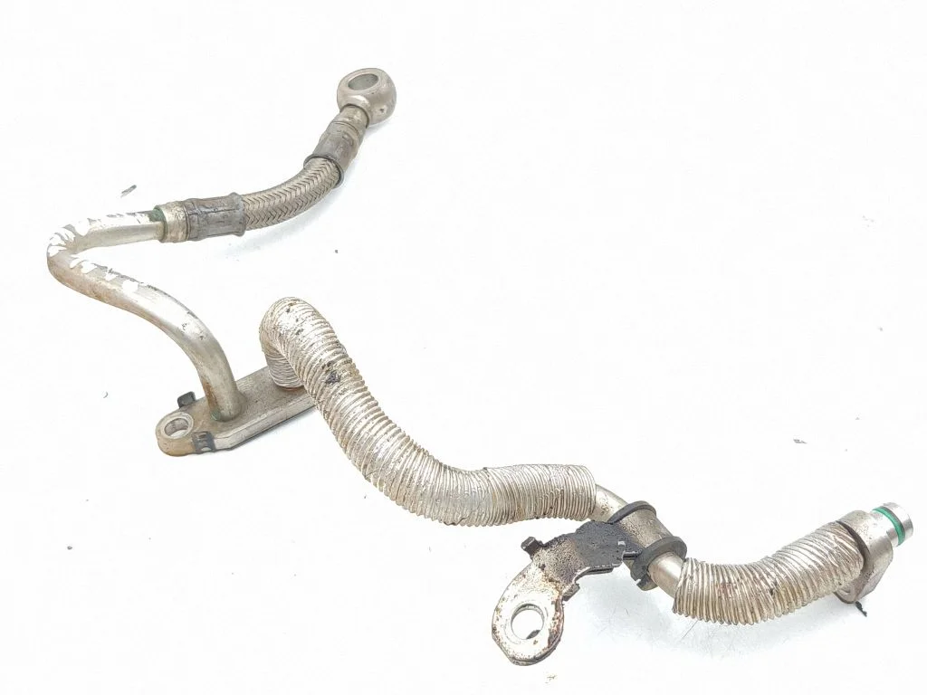Coolant pipe/hose
