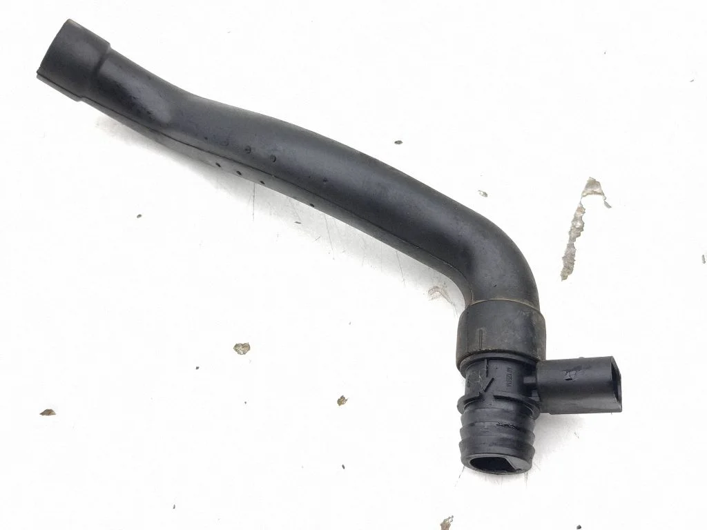 Breather hose/pipe A6510100782