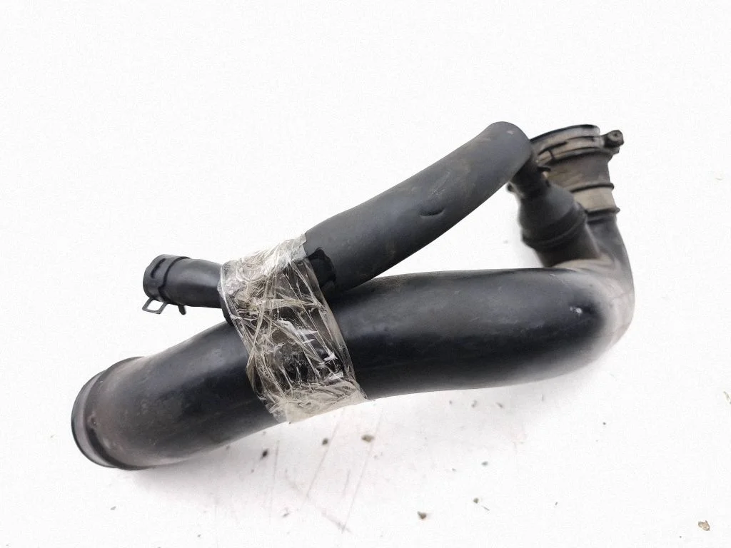 Air intake hose/pipe