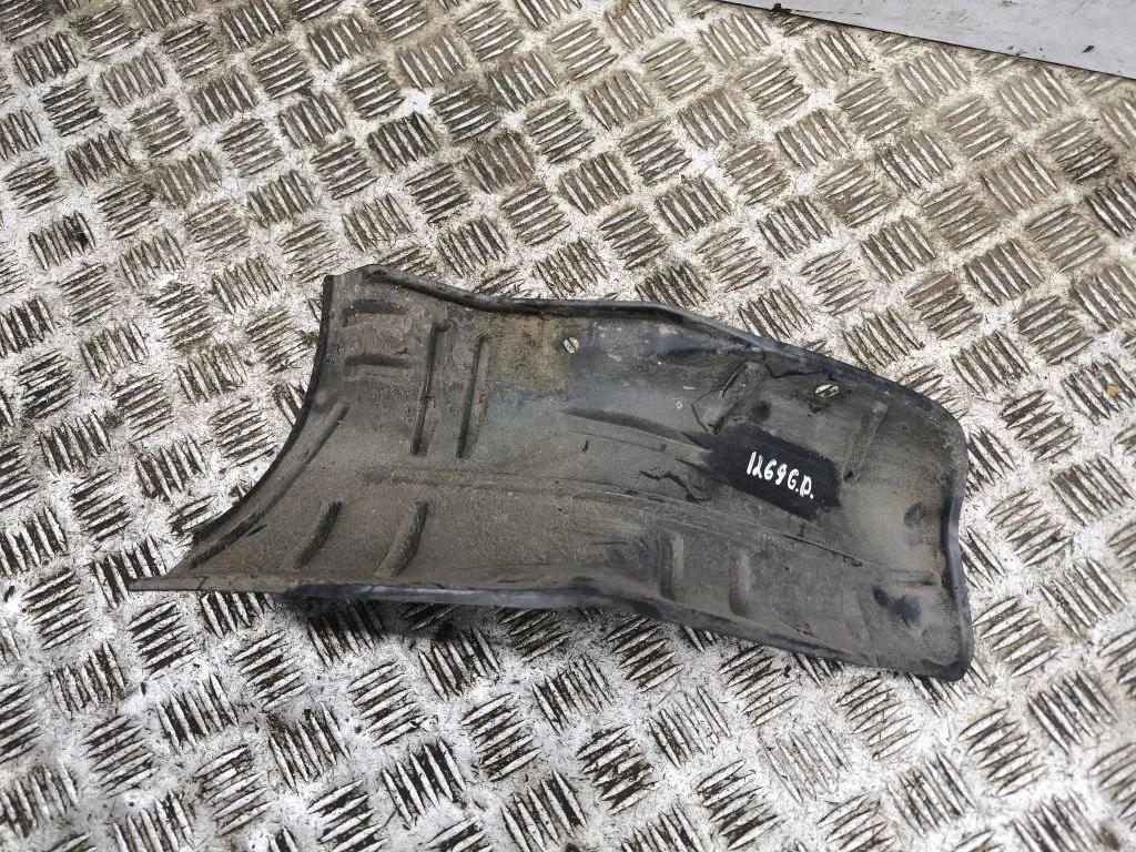 Fuel tank bottom protection 17290CD400
