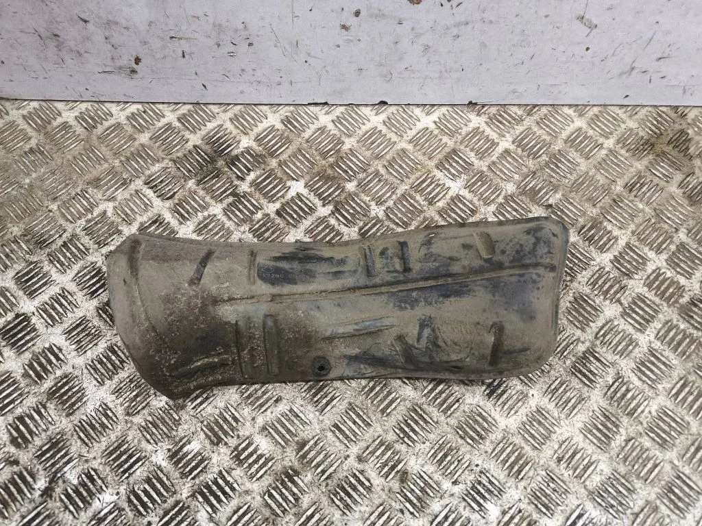 Fuel tank bottom protection 17290CD400