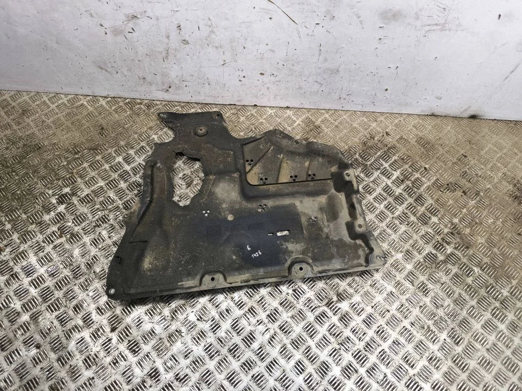 Fuel tank bottom protection 9465834