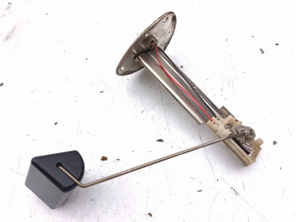 Fuel level sensor 1718A074