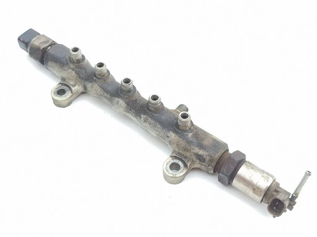 Fuel main line pipe BHC04576