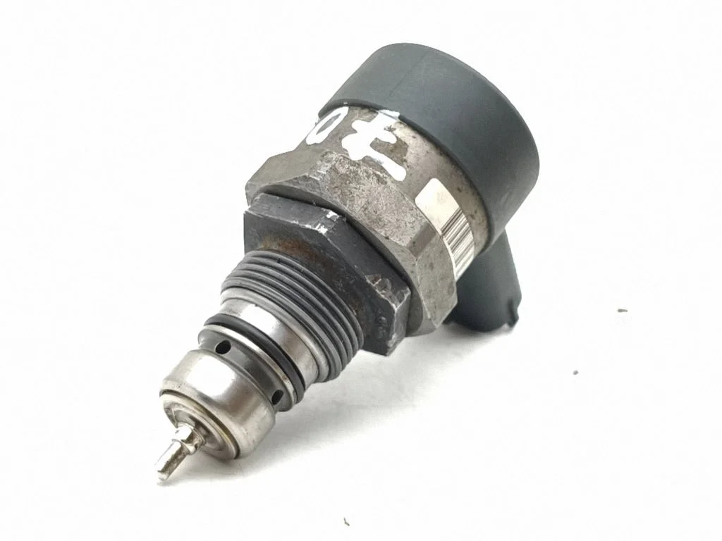 Degvielas spiediena regulators 232800N010