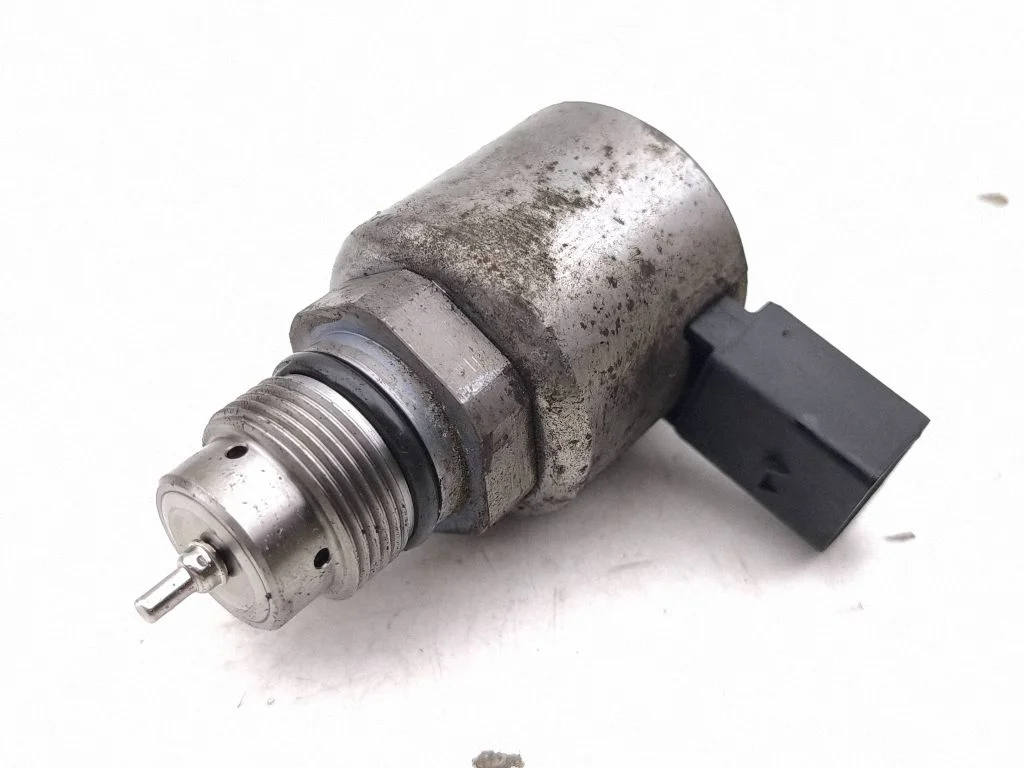 Fuel pressure regulator 9307Z522A00
