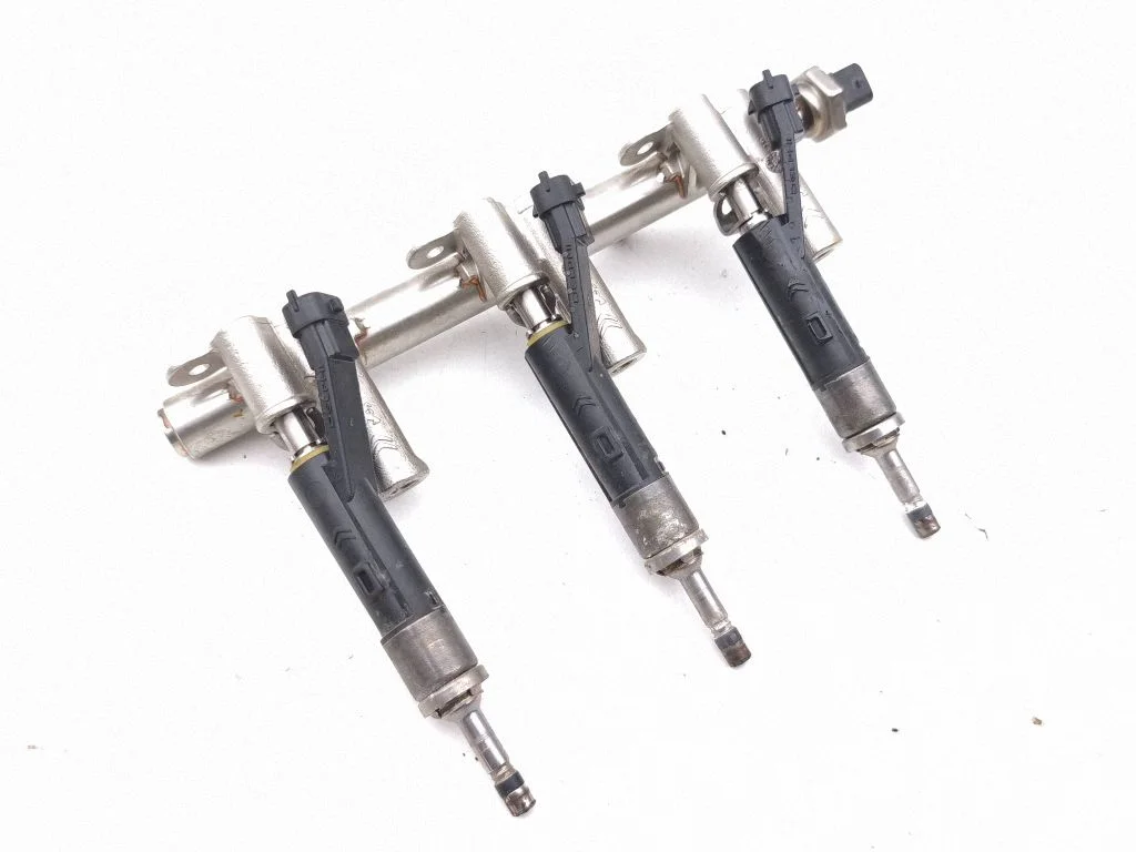 Fuel injectors set 9822715980