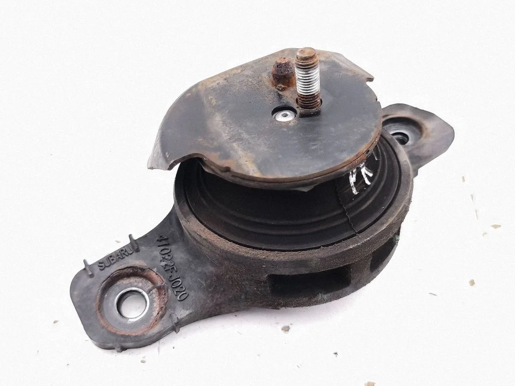 Engine mount bracket 41022FJ020
