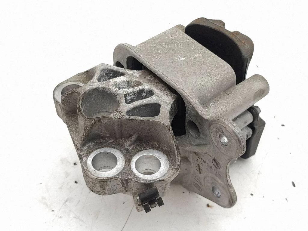 Engine mount bracket – Land Rover Range Rover Evoque L551 (2018-)