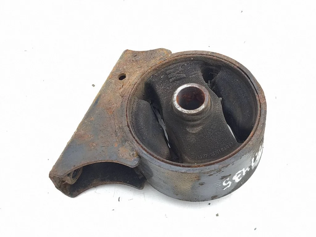 Engine mount bracket