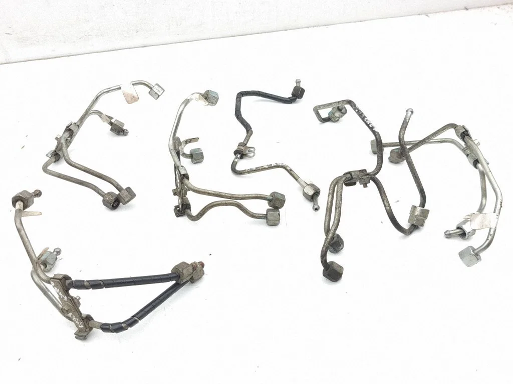 Fuel injector supply line/pipe