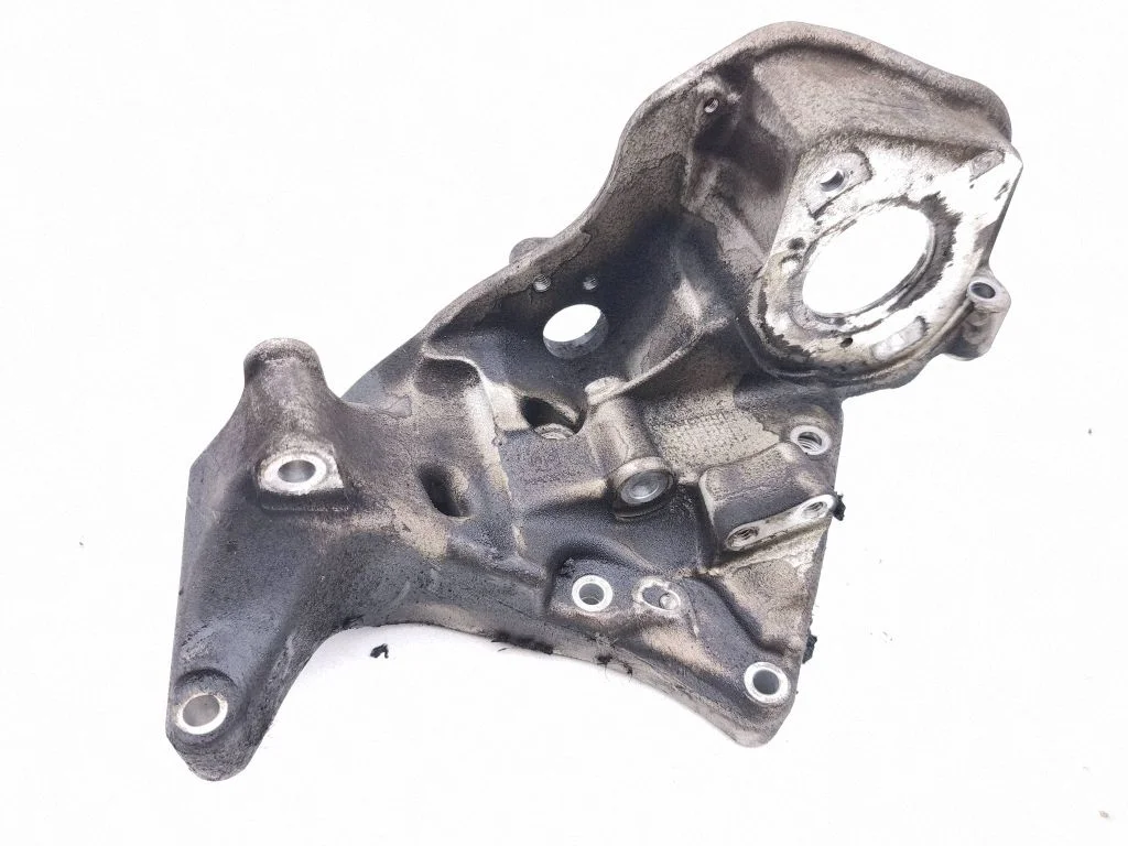 Generator/alternator bracket 31480996