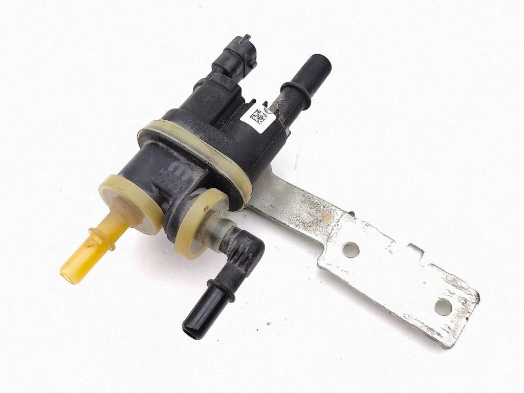 Vacuum valve 670106836